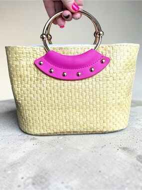 Boutique Pink Woven Straw Tote Purse/Bag Summer Purse Gold Ring Handles